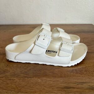 Birkenstock Arizona Essentials
EVA Kids Sandals Size 29 C11